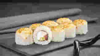 Блюдо Цезарь ролл запеченный меню Суши Мастер Цезарь ролл запеченный меню Суши Мастер