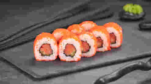 Блюдо Калифорния сяке с икрой меню Суши Мастер Калифорния сяке с икрой меню Суши Мастер