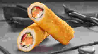 Блюдо Кранч-суширитто с лососем меню Суши Мастер Кранч-суширитто с лососем меню Суши Мастер