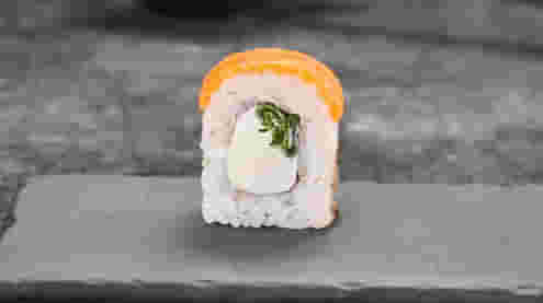 Блюдо Филадельфия лайт с луком меню Суши Мастер Филадельфия лайт с луком меню Суши Мастер