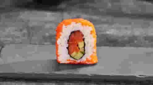 Блюдо Калифорния сяке с икрой меню Суши Мастер Калифорния сяке с икрой меню Суши Мастер