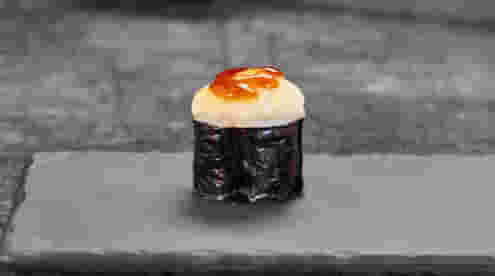 Блюдо Маки бекон запеченный меню Суши Мастер Маки бекон запеченный меню Суши Мастер