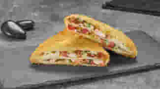 Блюдо Кесадилья с курицей меню Суши Мастер Кесадилья с курицей меню Суши Мастер
