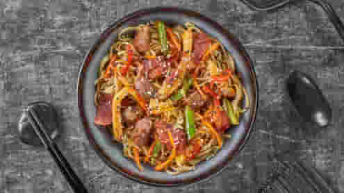 Блюдо Вок Курица терияки меню Суши Мастер Вок Курица терияки меню Суши Мастер